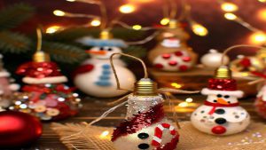 Bombki z żarówki - kreatywne dekoracje świąteczne